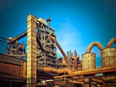 Thuê, mua nhà xưởng, nhà máy, quyền sử dụng đất